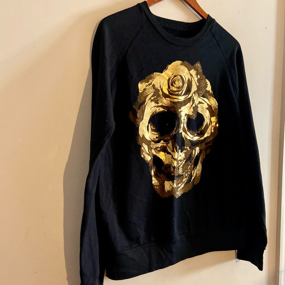 Marc Ecko Skull head with a rose sweatshirt